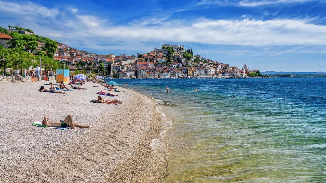 Palace M Šibenik Buitenkant foto