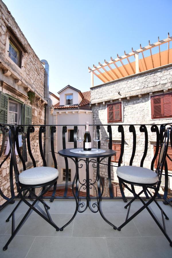 Palace M Šibenik Buitenkant foto